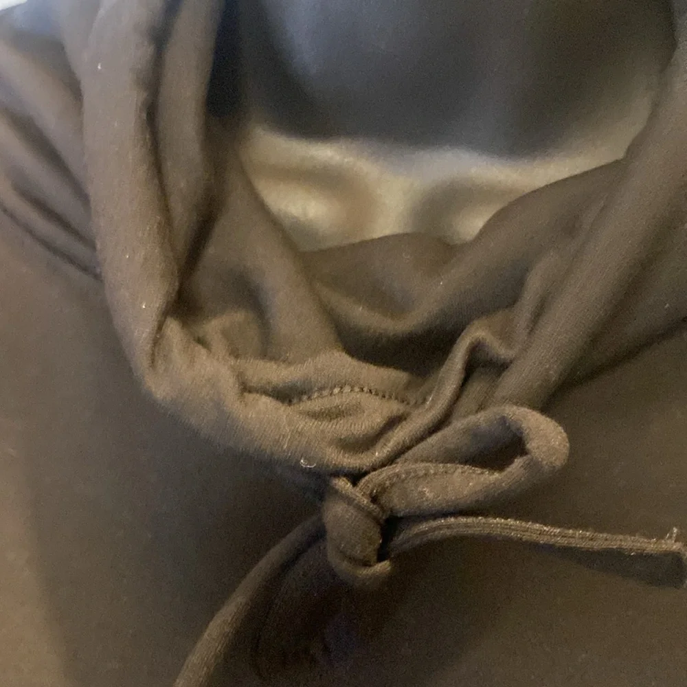 32 Degree Heat Black String Cowl neck Sweatshirt NWT size M - Picture 5 of 8